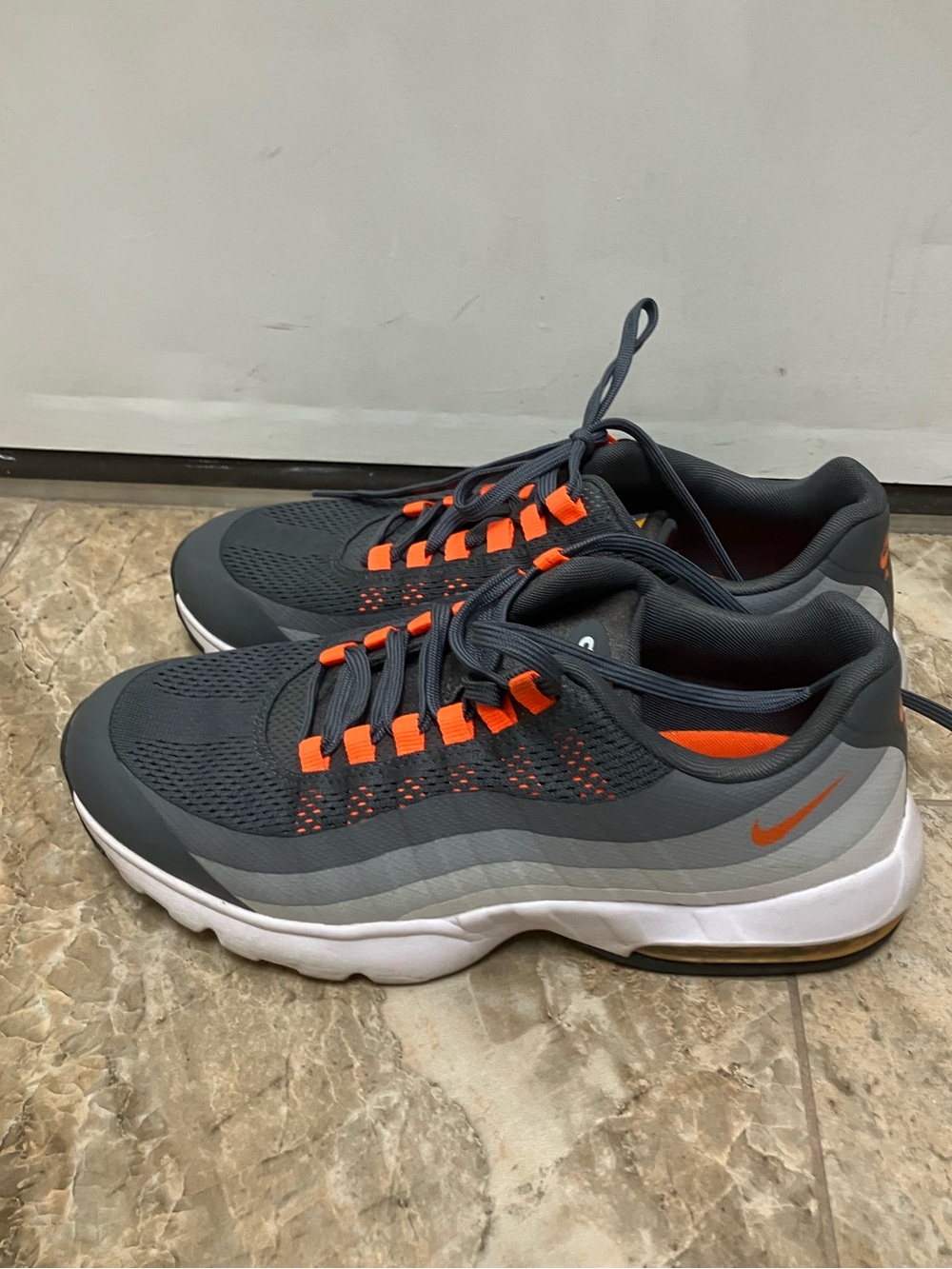 Size 8.5 Nike Air Max 95 Ultra Dark Grey Total Orange Lifestyle Shoes 749212-00